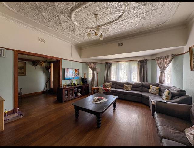 3 BEDROOM HOUSE TO LET IN BRENTHURST